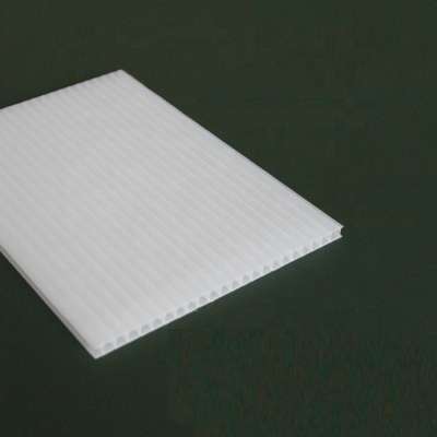 Opal Polycarbonate Hollow Sheet Transparent corrugated Roofing Sheets Used For Garage